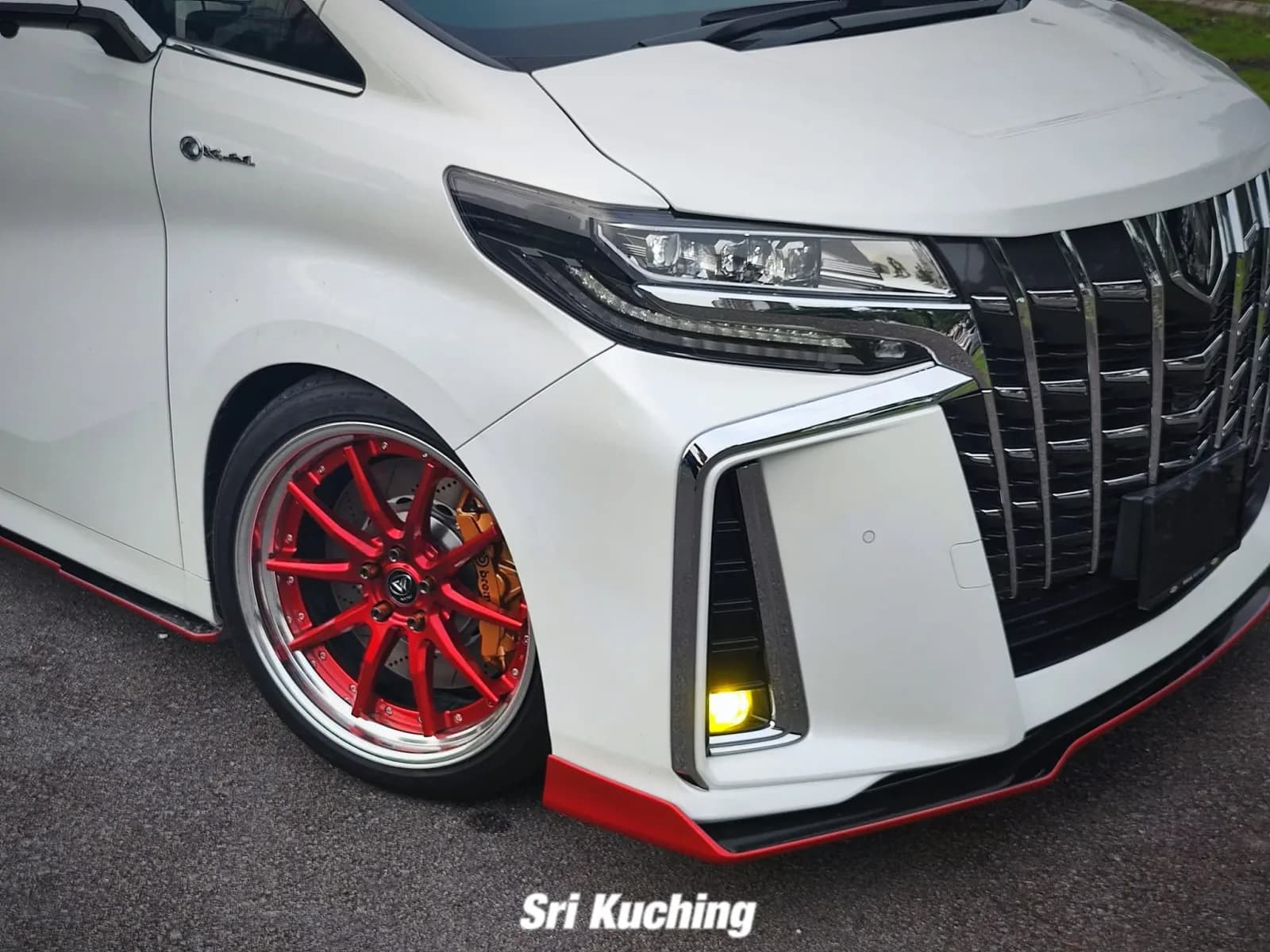 Toyota Alphard brake upgrade at Sri Kuching workshop